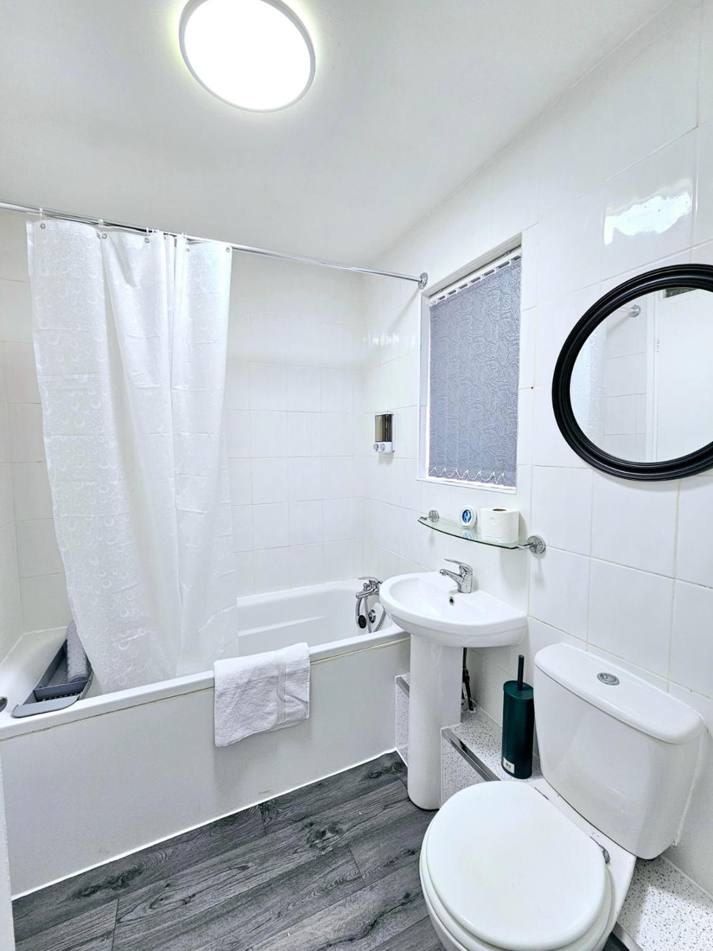 Lushstay Telford - Families, Contractors & Group Of Friends, Long Term Stay 외부 사진